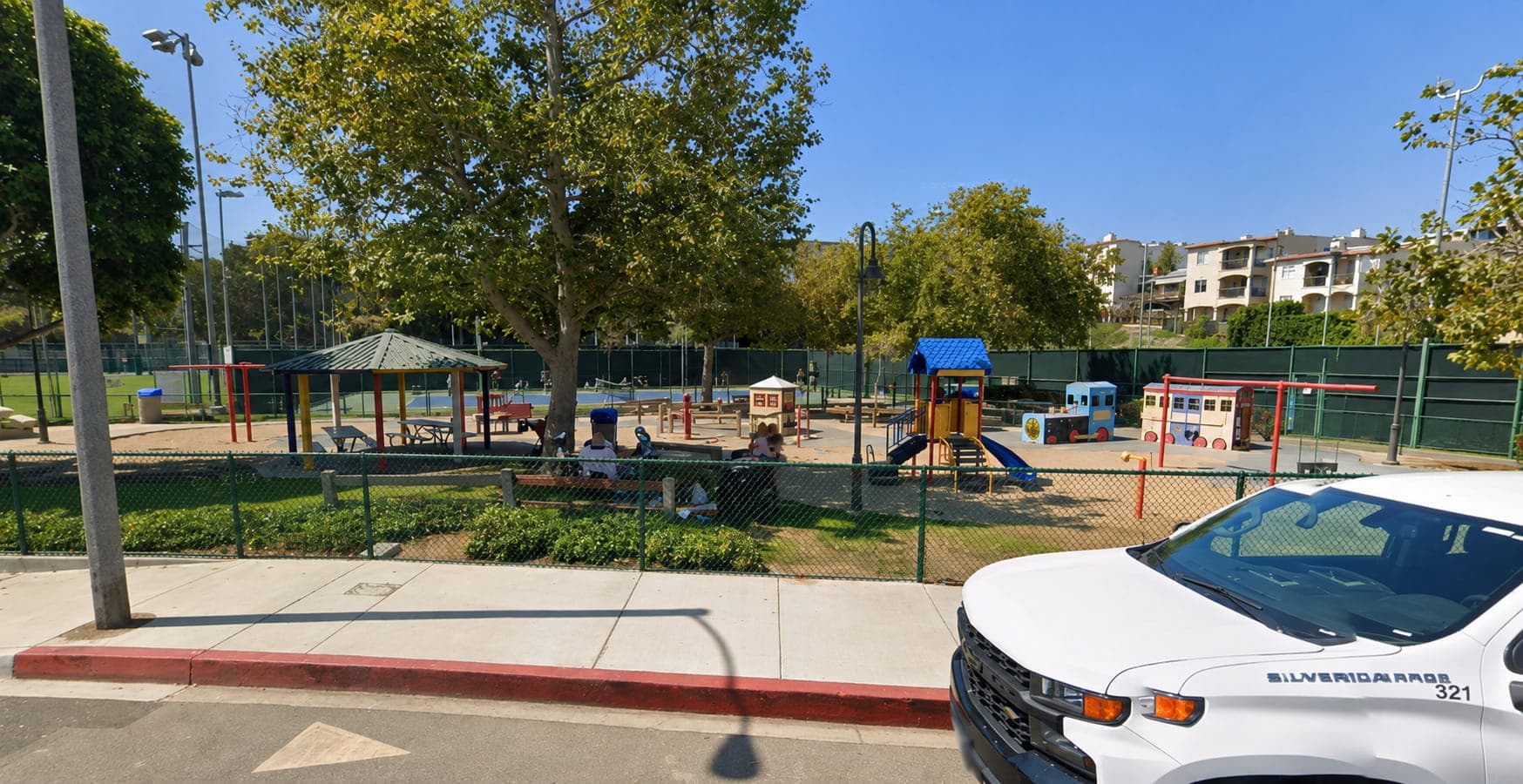 Live Oak Park playground and sports courts in Manhattan Beach