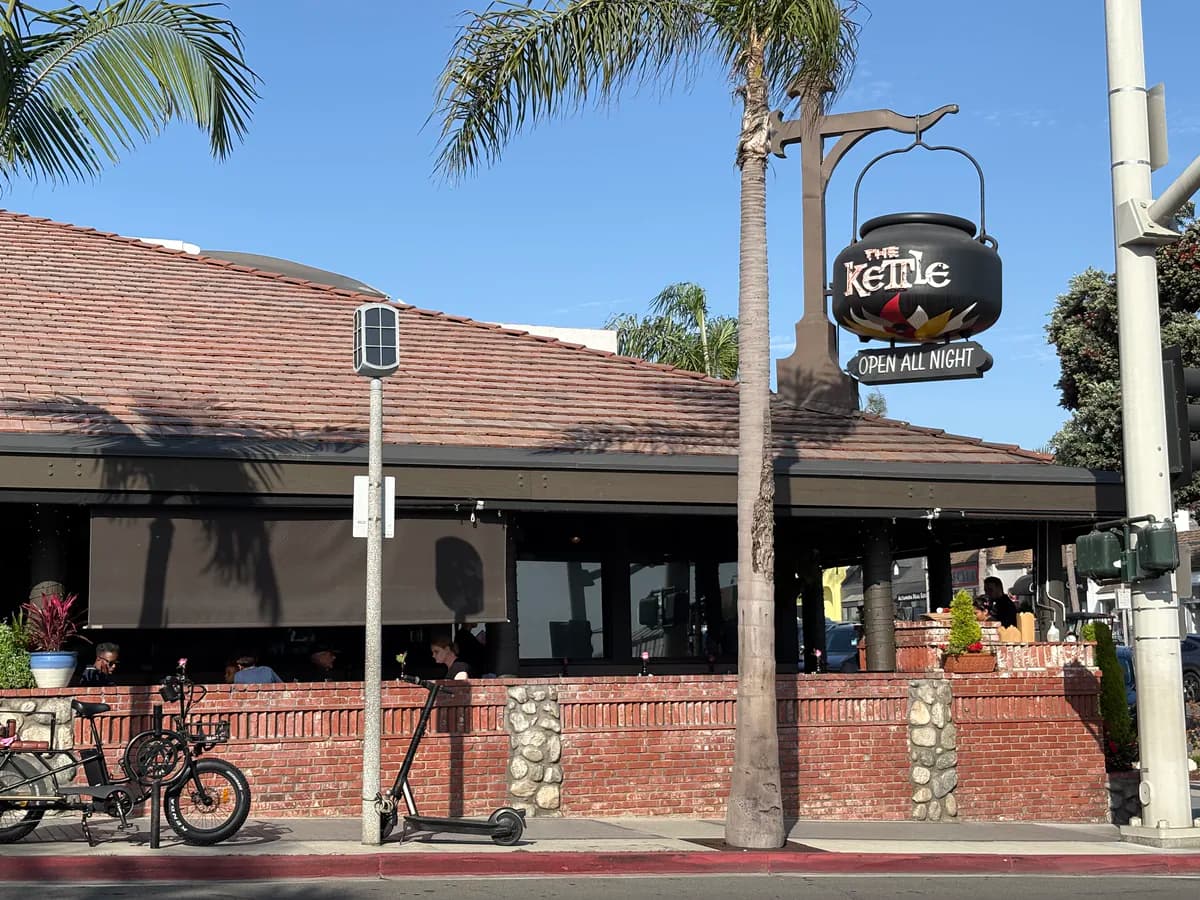 The Kettle restaurant exterior in Manhattan Beach
