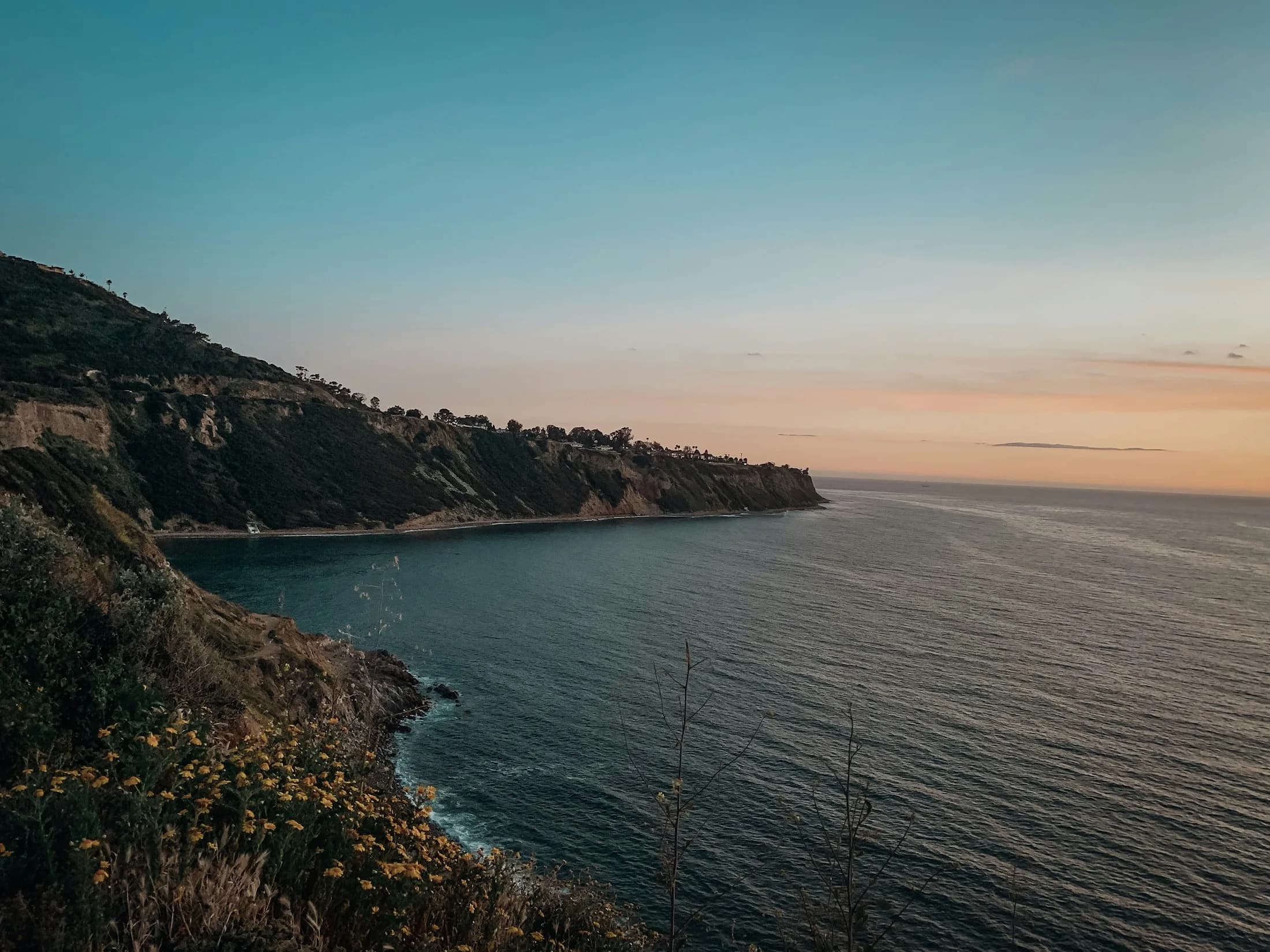 A quiet cove beneath the rolling Palos Verdes coastal hills