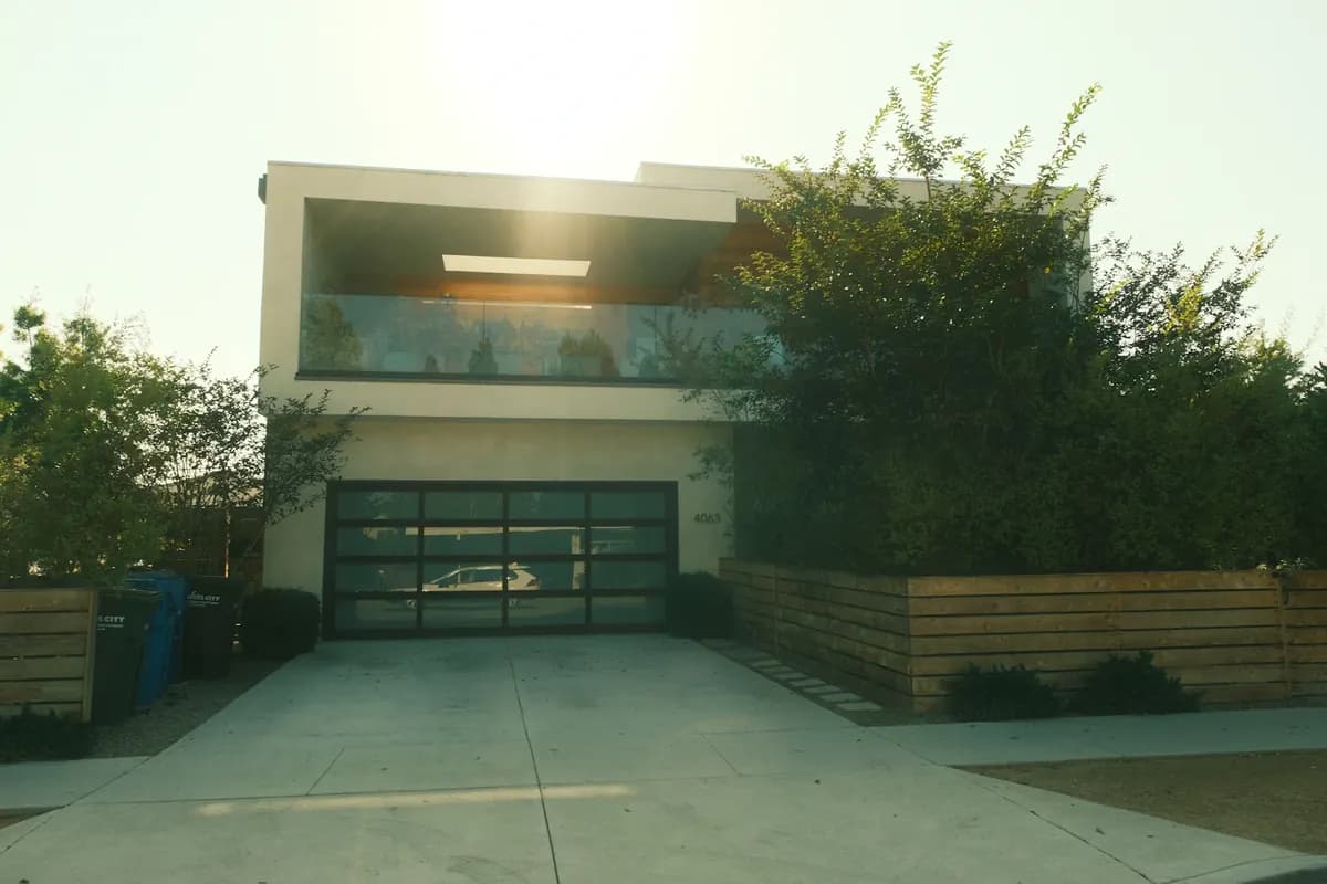 A modern Los Angeles home behind a landscaped front yard