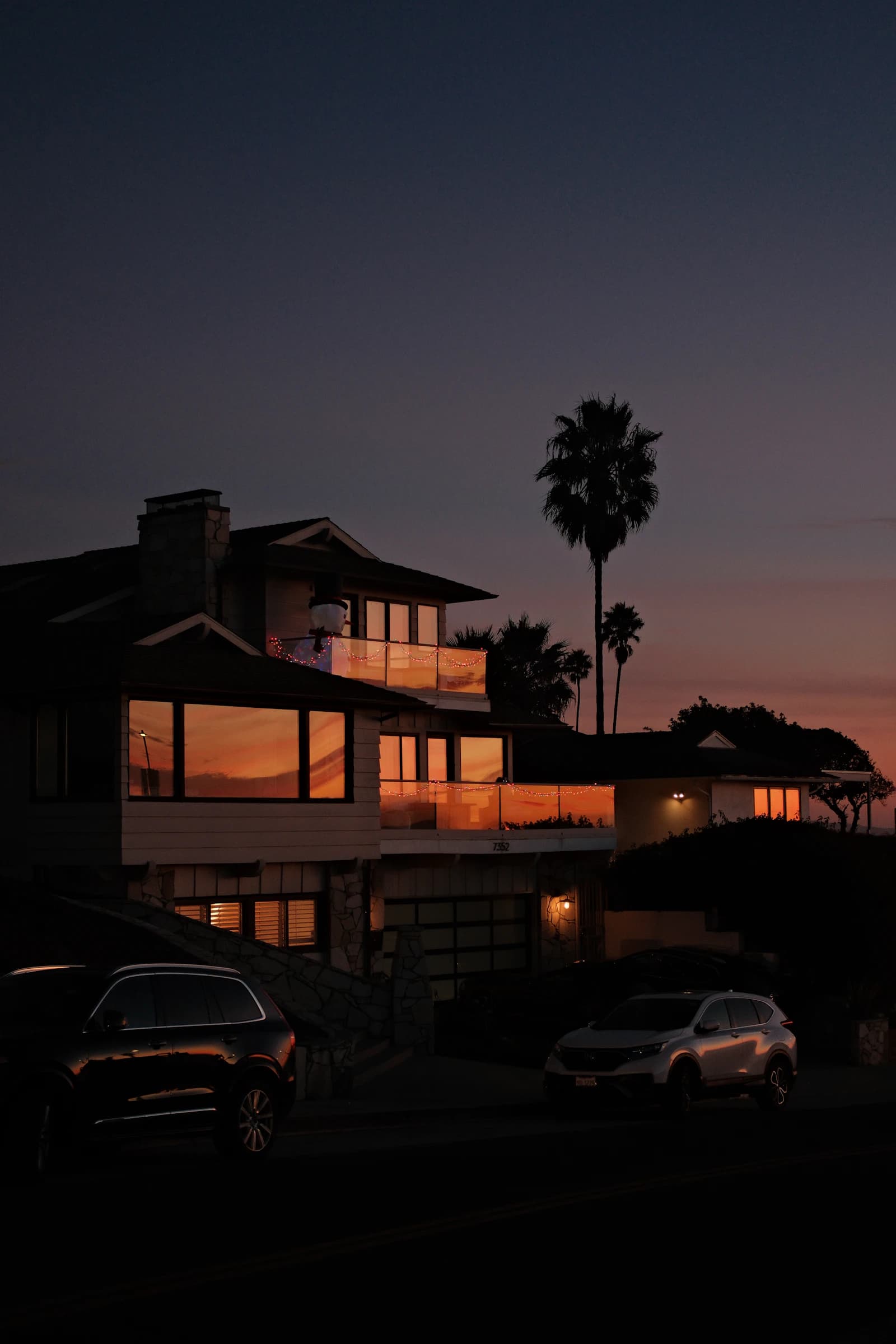 A modern home near Westchester and Playa del Rey at twilight