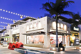 Metlox Plaza in Manhattan Beach